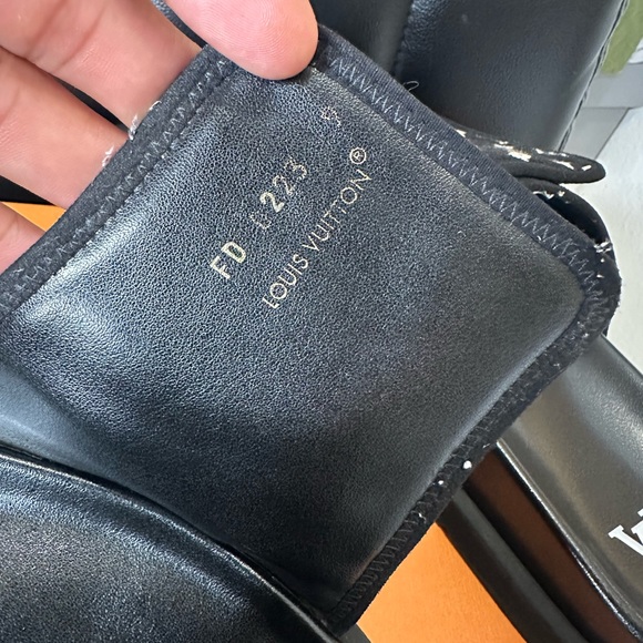 louis vuitton Miami Line Mule Monogram Sandals - Picture 8 of 12